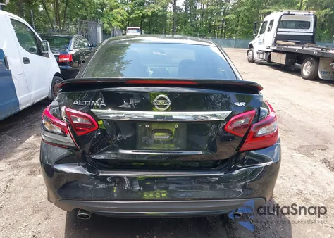 2017 Nissan Altima 2.5 Sr z USA, uszkodzony, nr VIN 1N4AL3AP8HC222679